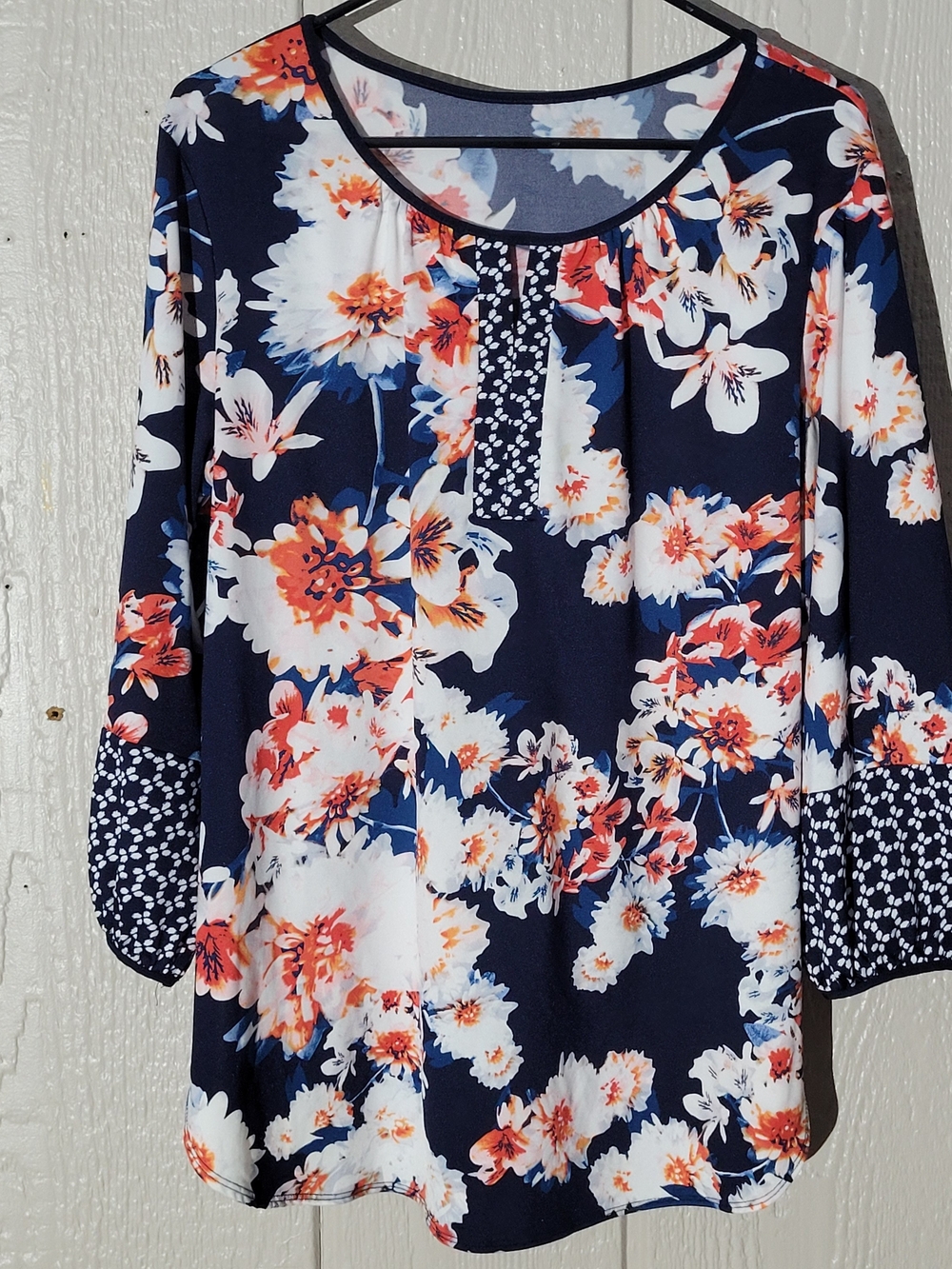 Floral Navy Scoop Neck Women's Top - Navy & White